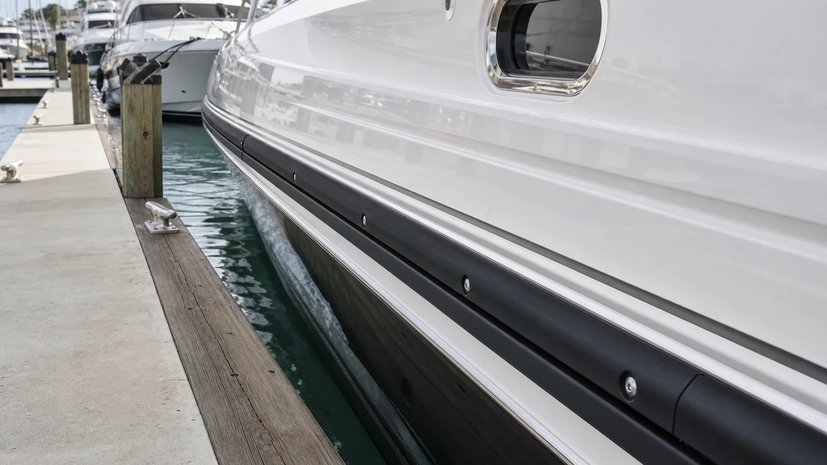 rubber dock bumper, marina fixed fender system, leisure marine dock protection equipment